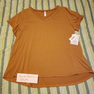 NWT Lularoe Christy shirt 2x